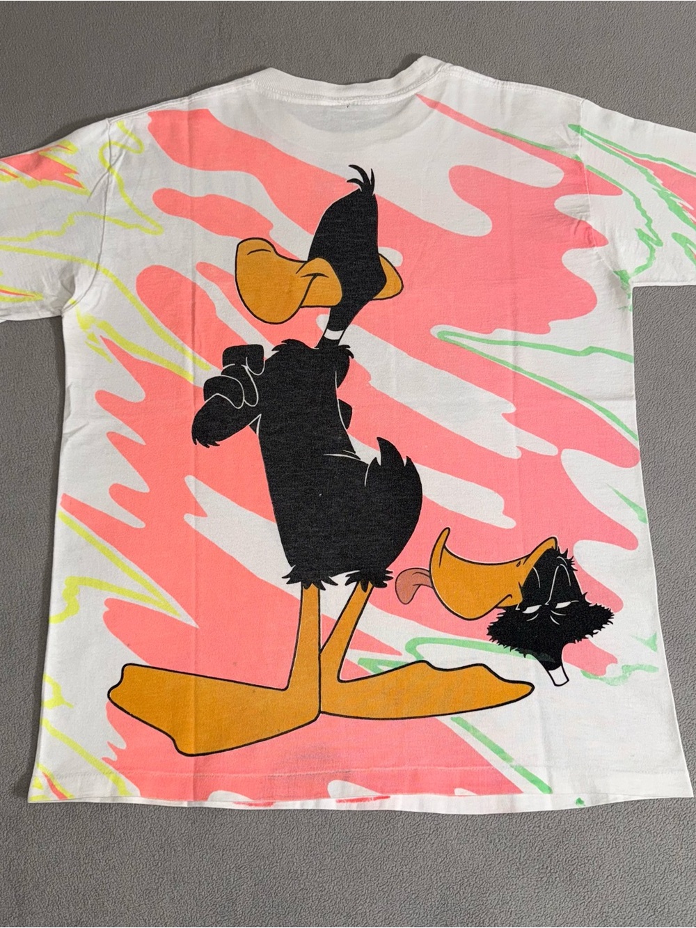 Vintage Looney Tunes Daffy Duck All Over Print T-shirt Size M Cartoon Pop Art - Picture 2 of 6